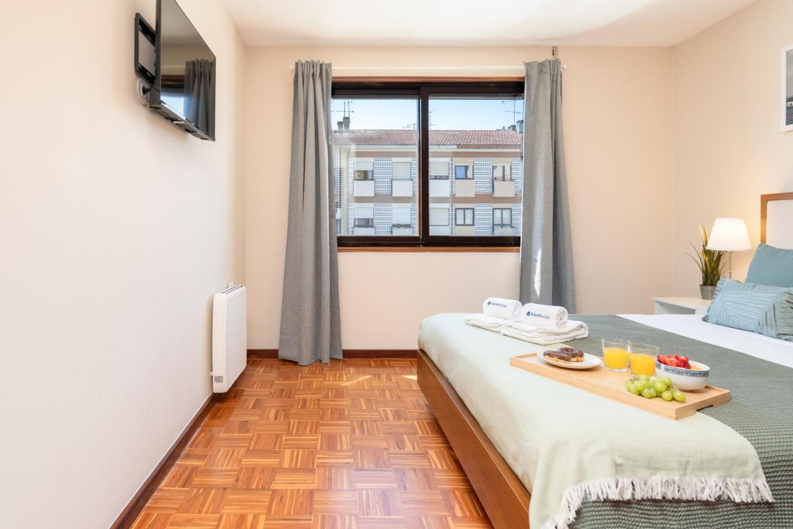 Hostwise - Bright & Spacious Flat * Porto